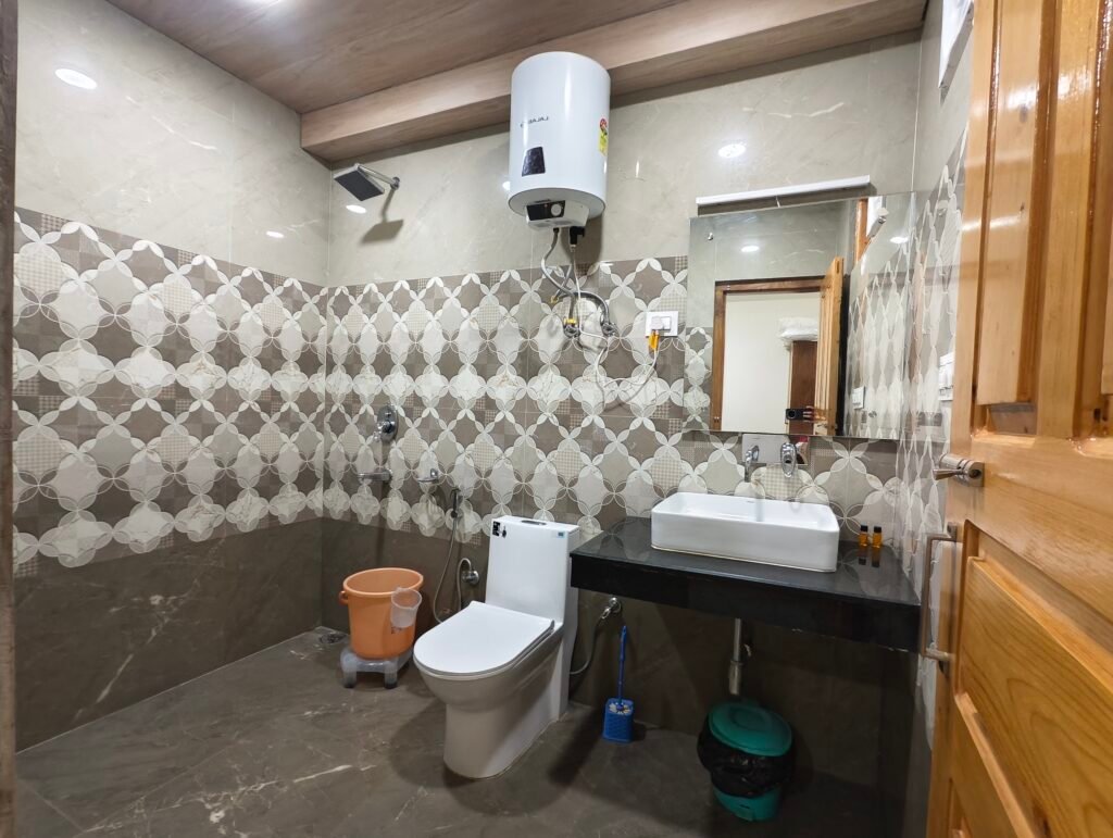 The Apple House Jagatsukh- bathroom 2